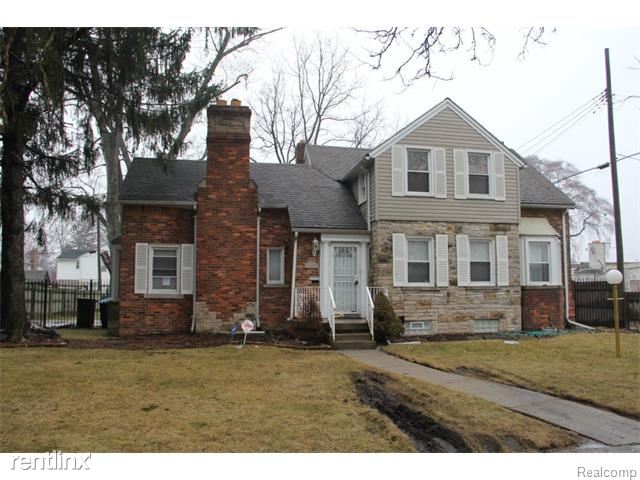 Primary Photo - 16881 Warwick St