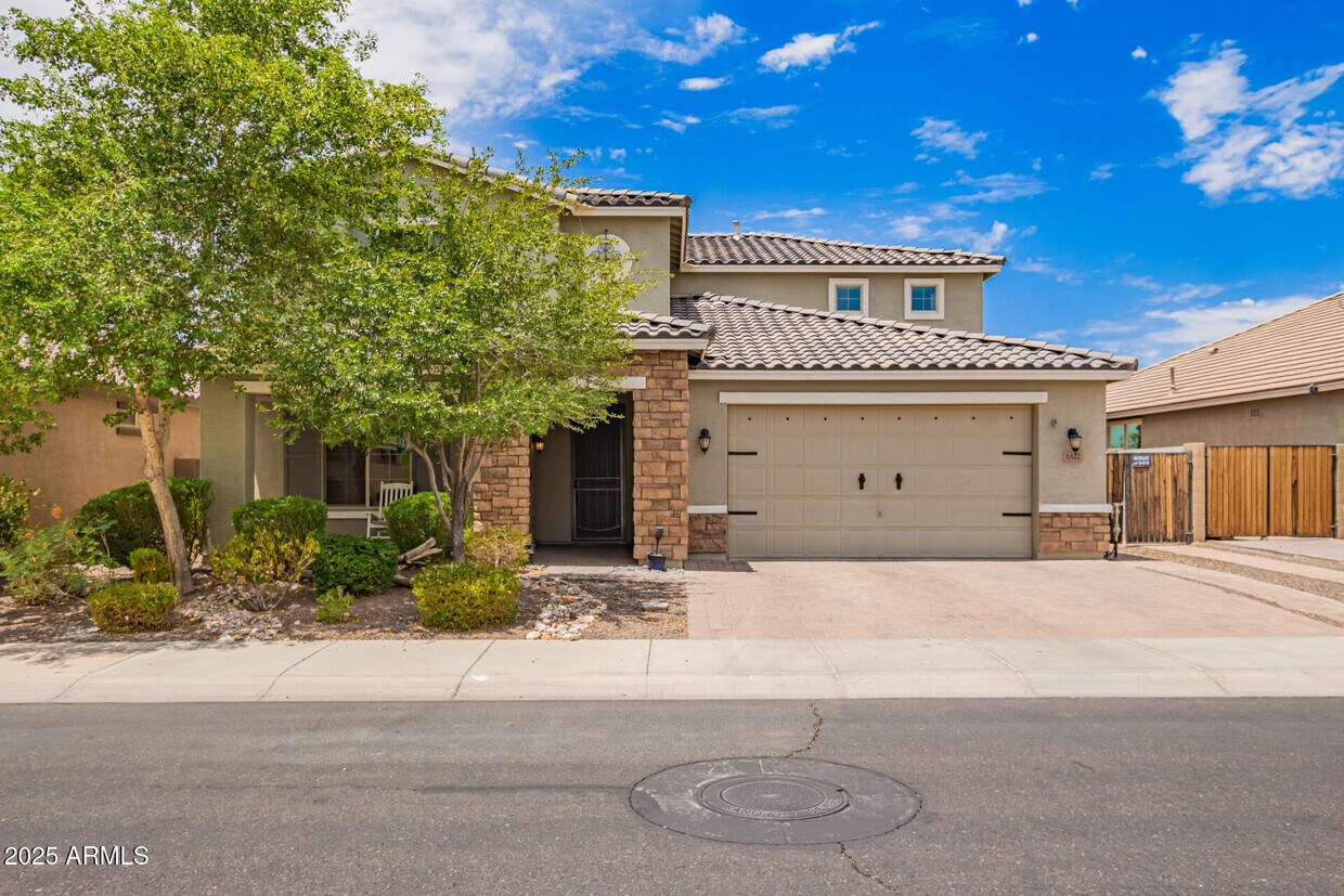 Foto principal - 1822 N 214th Ln