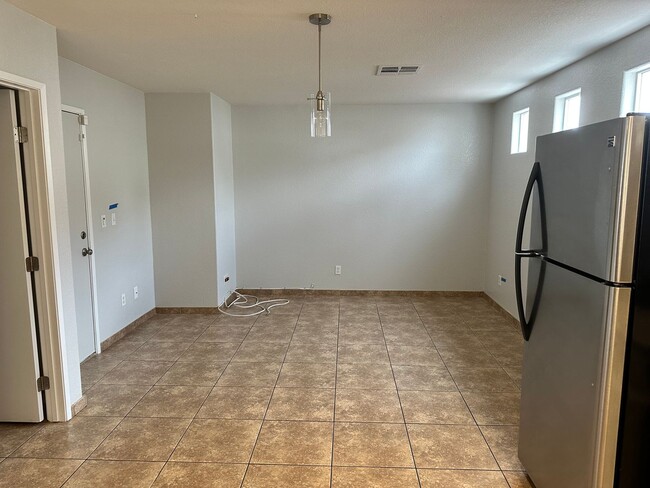 Foto del edificio - 4 Bed House in North Las Vegas