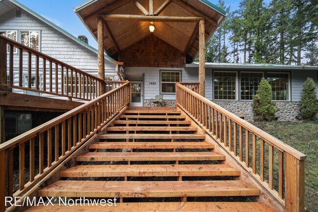 Building Photo - 3 br, 2.5 bath House - 1440 Goddard Rd SW