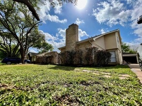 Building Photo - 21339 Park Mt Dr