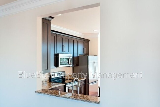 Foto del edificio - 1570 Wickham Pond Dr