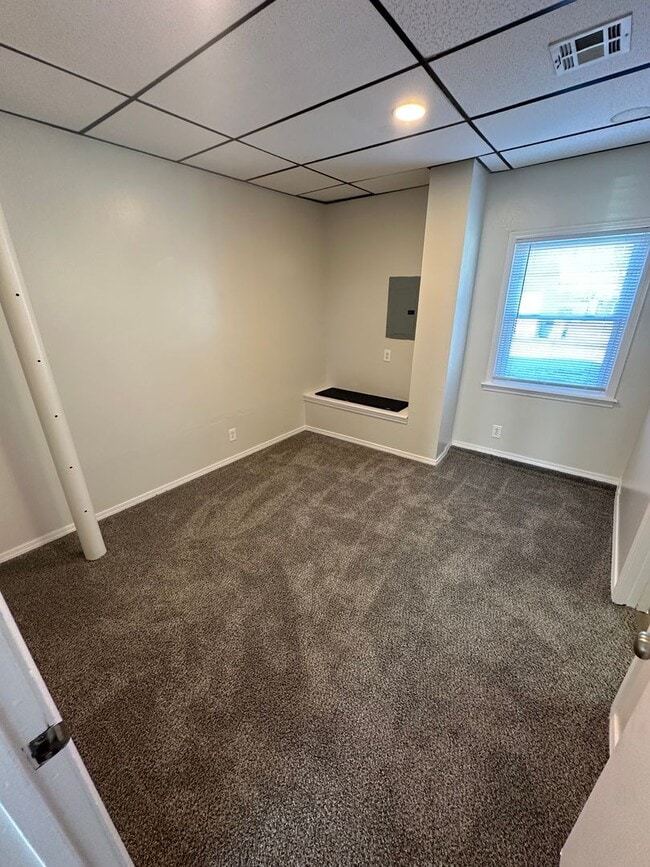 Building Photo - 9th Street Apartments In Bartlesville