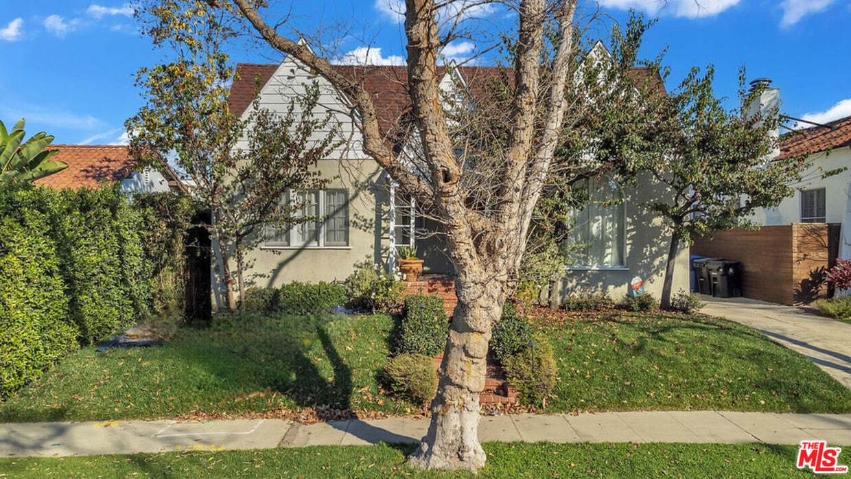 Primary Photo - 6329 Drexel Ave