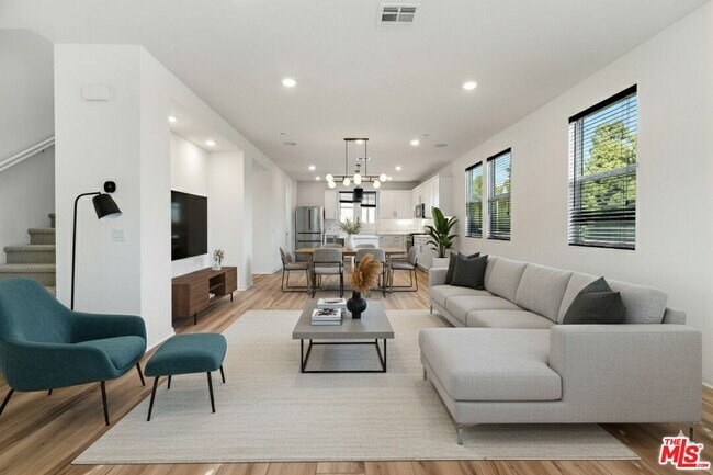 Foto del edificio - 725 Daniel Freeman Cir