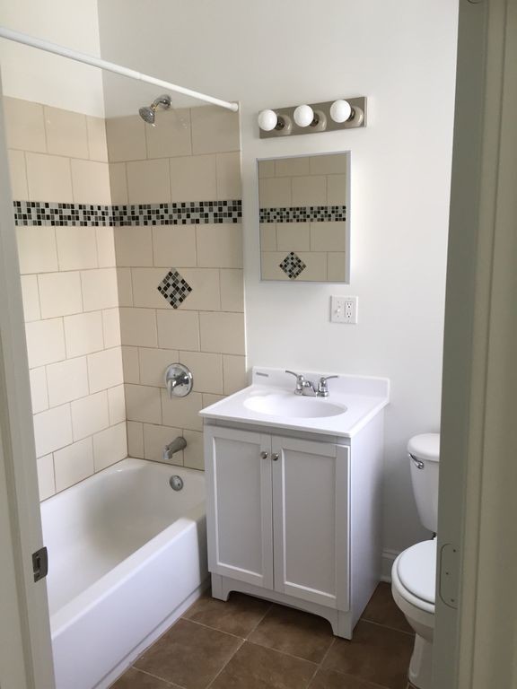 Foto principal - 6657 S Lowe Ave