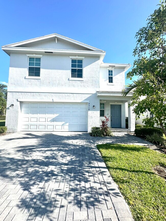 Foto del edificio - 4518 Dow Ln