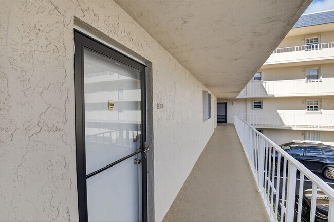 Foto del edificio - 3575 S Ocean Blvd