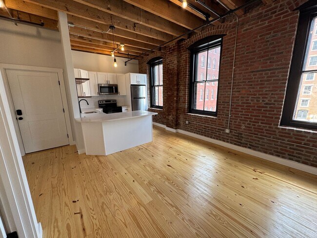 Building Photo - 45 Wingate St