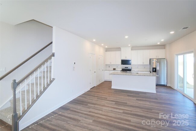 Foto del edificio - 221 Arden Dr