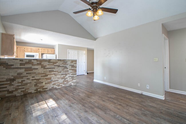 Building Photo - 2009 Timberline Cir