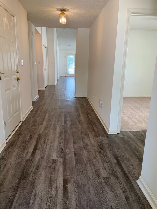 Foto del edificio - 1480SF 3BR 2BA