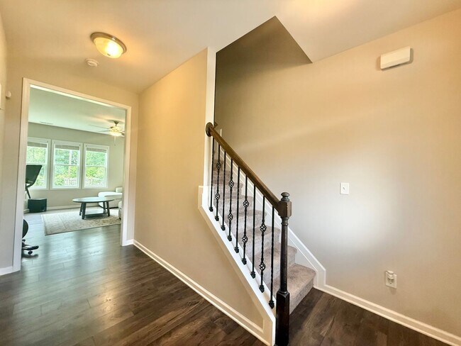 Foto del edificio - Gorgeous 4BD, 3.5BA Clayton Home with a Fenced Yard in the Desirable Riverwood Community