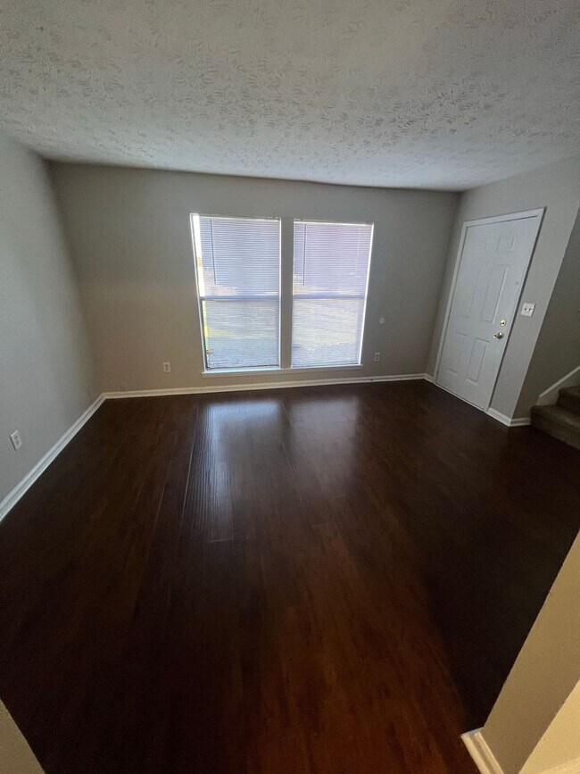 Building Photo - 3113 Dove Ct