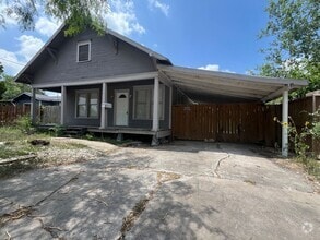 Building Photo - 1004 Illinois St