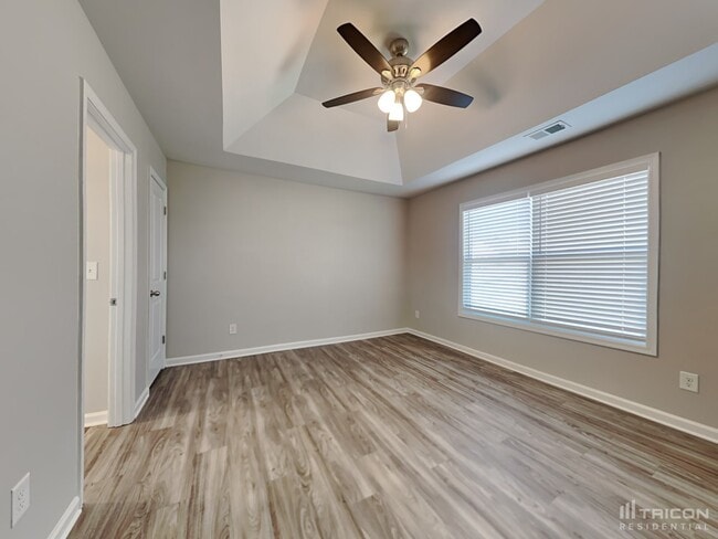 Building Photo - 415 Finch Ln