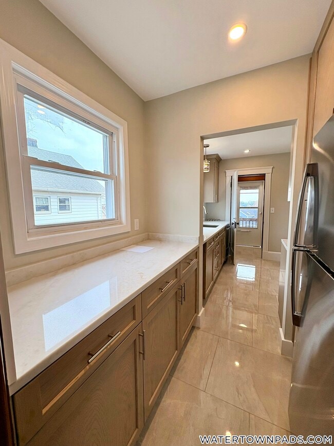 Building Photo - 9 Edgecliff Rd