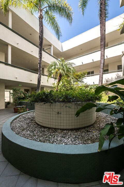 Foto del edificio - 4326 Babcock Ave