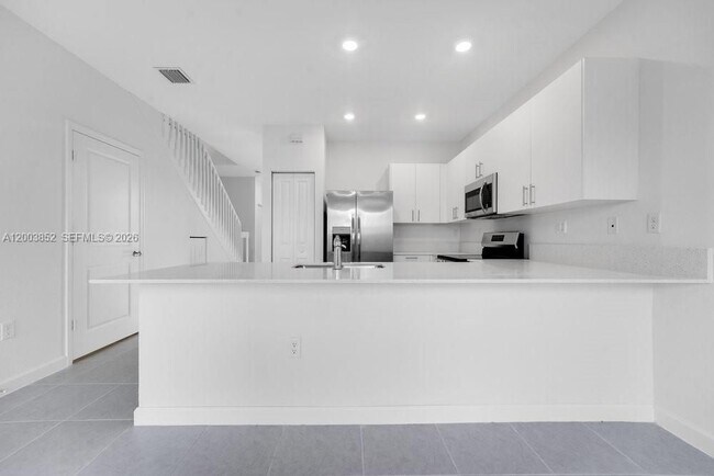 Foto del edificio - 2619 SE 28th Dr