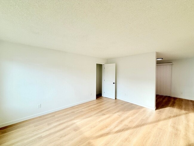 Building Photo - Ramen Real Estate LLC 7422