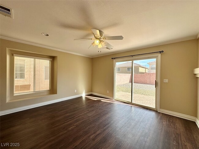 Building Photo - 7576 Jacaranda Leaf St