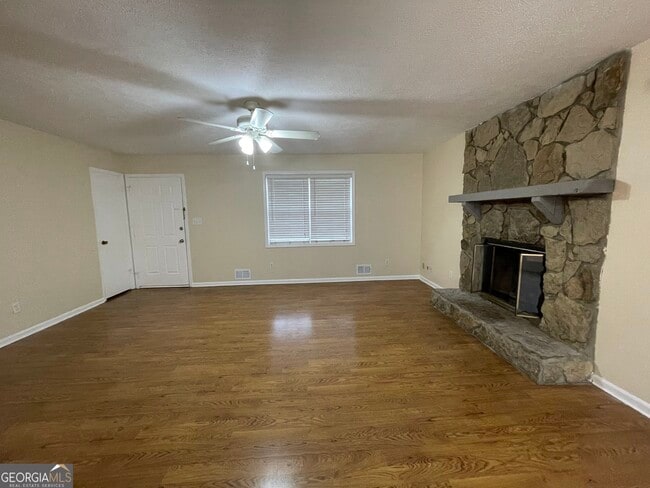 Foto del edificio - 2596 Woodland Dr NW