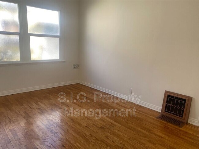 Foto del edificio - 1628 Rodney Dr