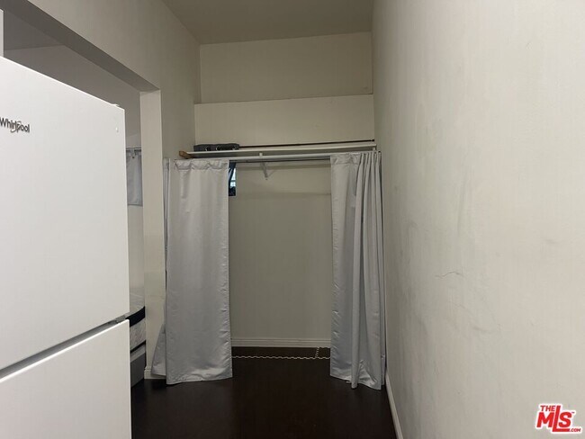 Foto del edificio - 2763 Fairmount Ave