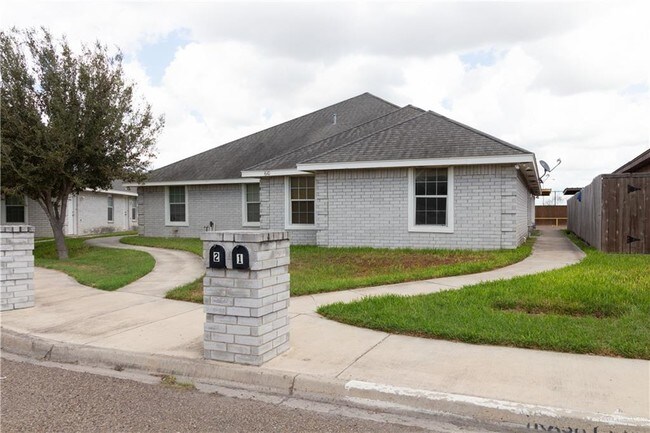 Building Photo - 610 S Logan Dr