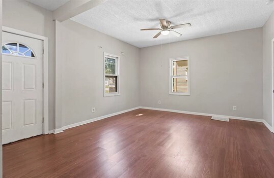 Foto del edificio - 412 16th St SE