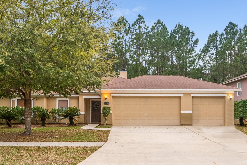 Foto principal - 2230 Brian Lakes Dr E