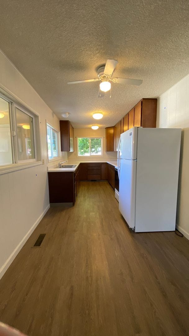 Building Photo - 3 Bed, 1 Bath Dallas Home!