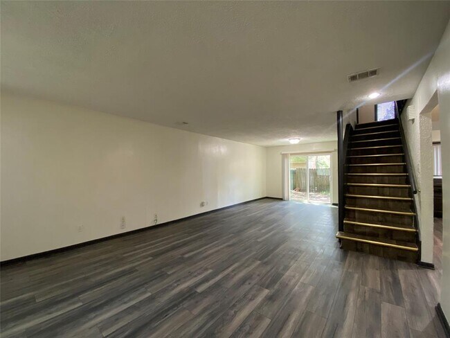 Building Photo - 17763 S Cypress Villas Dr