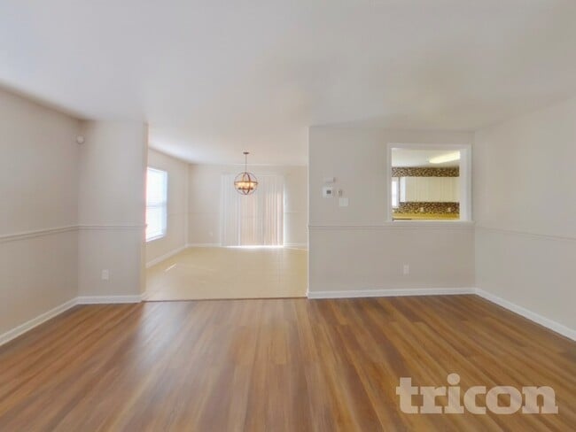 Foto del edificio - 394 Morning Dew Dr