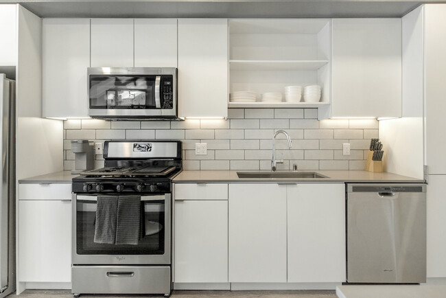 Building Photo - 1600 Glenarm Pl