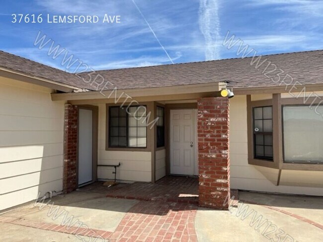 Foto del edificio - 37616 Lemsford Ave