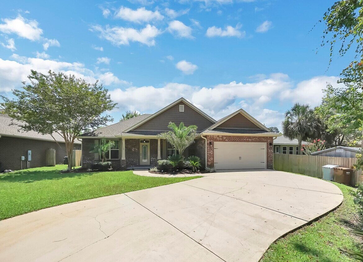 2676 New Haven Blvd, Navarre, FL 32566 House Rental in Navarre, FL