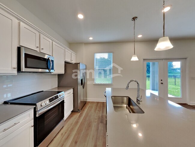 Foto del edificio - 27173 St Andrews Ave