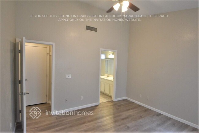 Foto del edificio - 10219 N 89th Ave