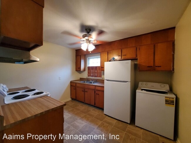 Building Photo - 3 br, 1.5 bath House - 3923 Welmont Drive