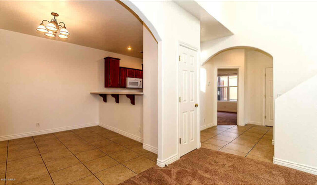 Building Photo - 1314 E Hatcher Dr