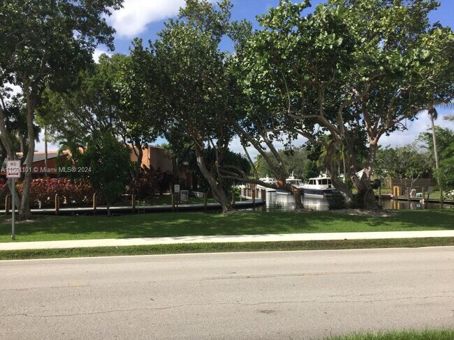 Foto del edificio - 846 SW 10th St