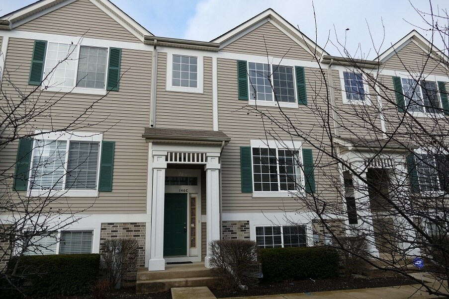 146 Enclave Cir, Bolingbrook, IL 60440 Townhome Rentals in