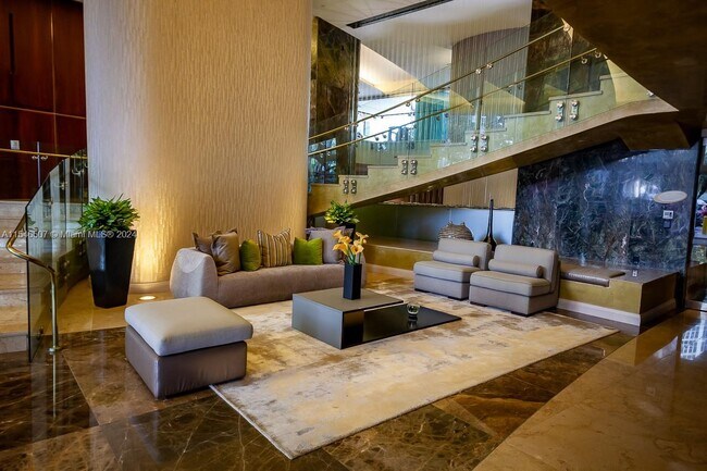 Foto del edificio - 18101 Collins Ave