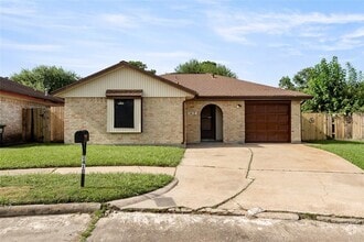 Building Photo - 1410 PI Cir