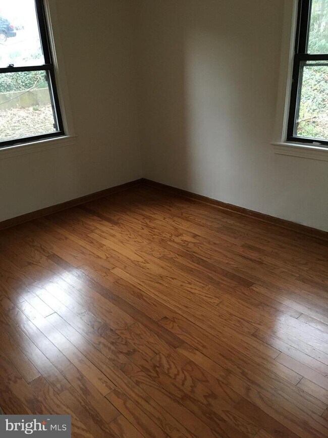 Foto del edificio - 8301 Garland Ave