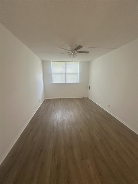 Foto del edificio - 2401 Riverside Dr