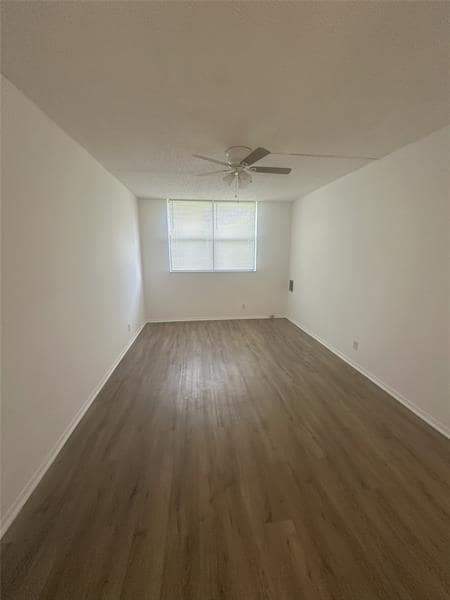 Building Photo - 2401 Riverside Dr