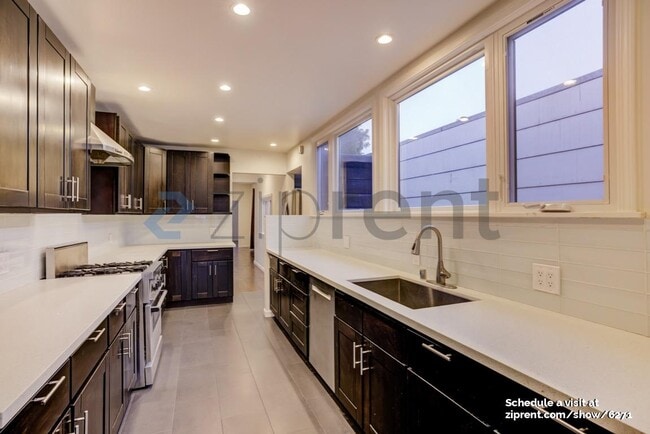 Foto del edificio - 430 41st Ave