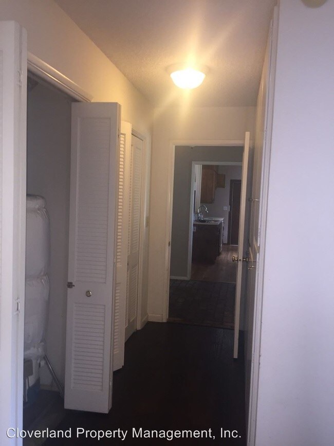 Building Photo - 3 br, 2 bath House - 2509 Oakhurst Dr.